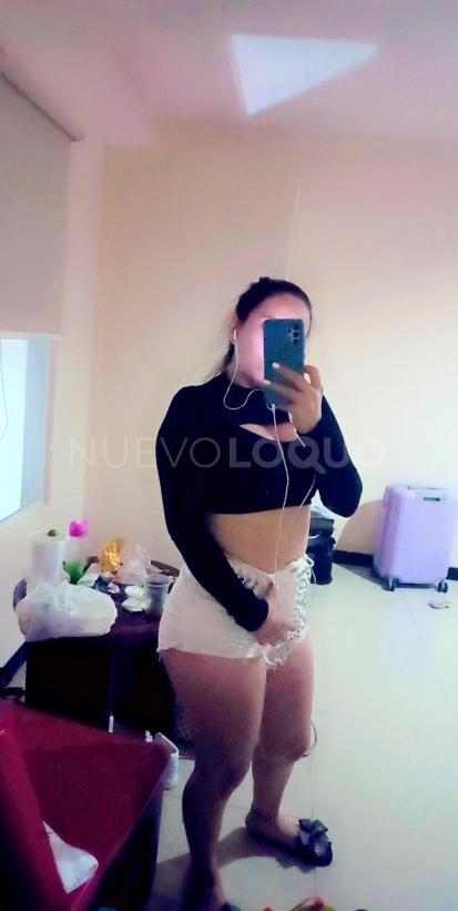  Latina jovencita. Solo salidaa