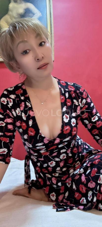  GUAPAS ORIENTALES MASAJESTA