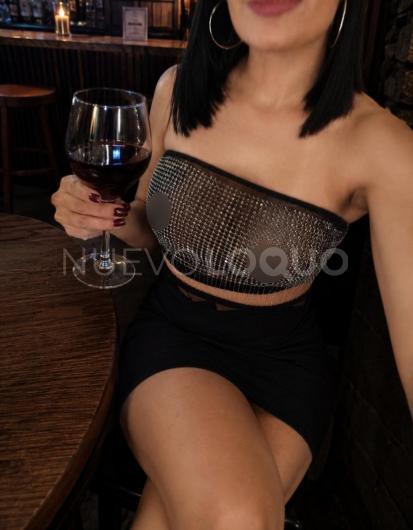  ENCANTADORA Y MUY PÍCARA