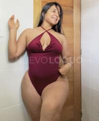 Guapo estoy disponible a  rosas 