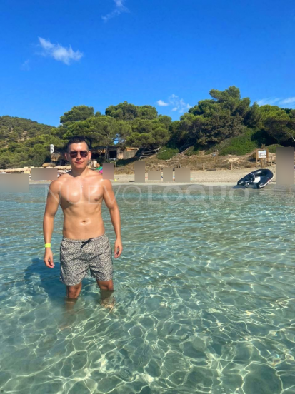  Chico Latino Masculino Buenos Momentos. Compañía Masajes y más