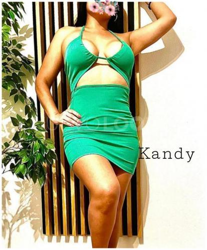  Kandy, atractiva muy implicada