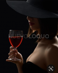 Acompañante mujer muy elegante y de muy buen ver