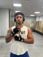 Chico latino pocos días en la cuidad