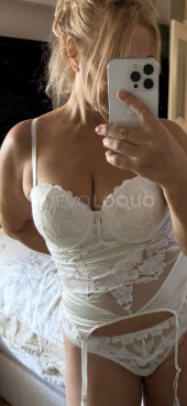 SEXY rubia madurita