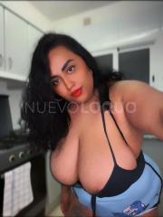 TETONA CURVY TATUADA PARA TI