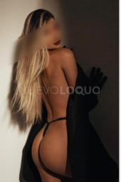 Gala sensual y muy femenina 