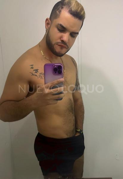  Moreno latino recién llegado a España