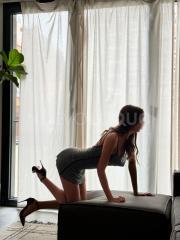 Jovencita Seductora: Chat y Videollamadas Privadas para Explorar Nuestros Deseos