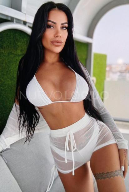  MORENA EXQUISITA Y EXPLOSIVA