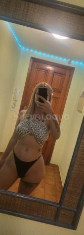 Latina Laura tengo  años