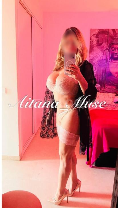  Nueva en la Oficina Aitana Muse