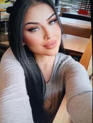 LATINA RECIEN LLEGADA
