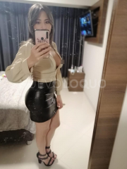 CAMILAOURENSE,NOVEDADB ELLA Y DISPUESTA!!!