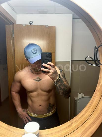  MORENO GUAPO DE CUERPO ATLÉTICO DISPONIBLE  horas independientemente 