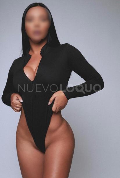  Casandra tierna y elegante modelo peruana