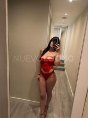 Jovencita encantadora y auténtica