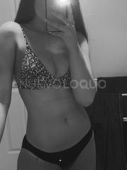 Joven latina novedad