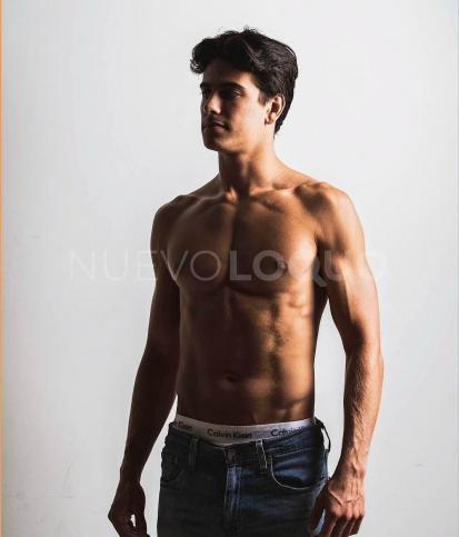  LATINO MASCULINO NUEVO EN LA ISLA