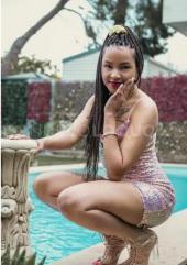 EN ELCHE, ACOMPAÑANTE AMABLE Y EDUCADA