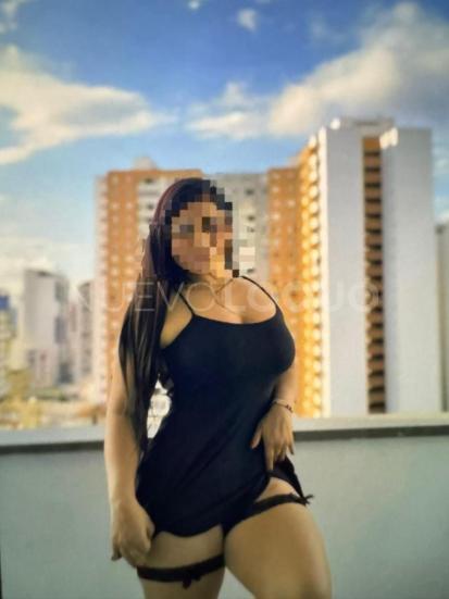 chica con curvas dispuesta a complacer sin problemas