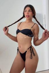 LINDA Y AMOROSA MODELO 
