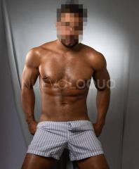 CHICO LATINO BUSCA GORDITA EN MADRID