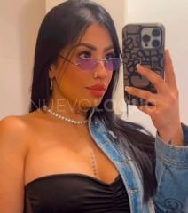Bella y sensual por palma