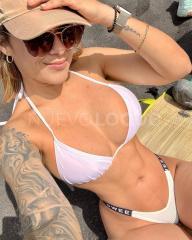 HOLA AMOR SOY CAMILA TU ARDIENTE RUBIA