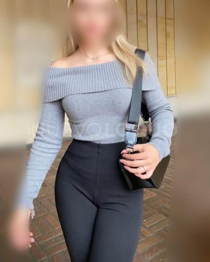  CLAUDIA Española AMATEUR ( años) estilo Secretaria sexy.