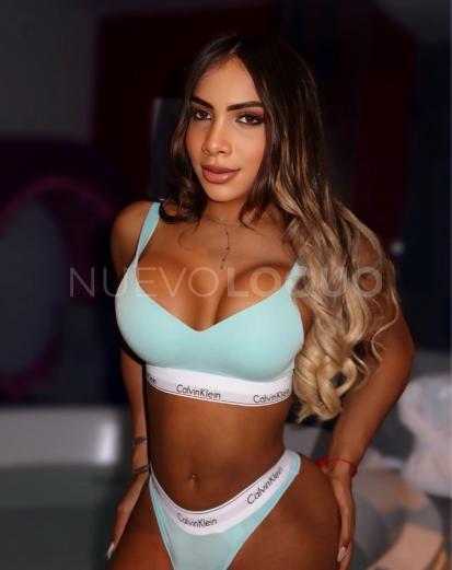  Chica latina cañera complaciente