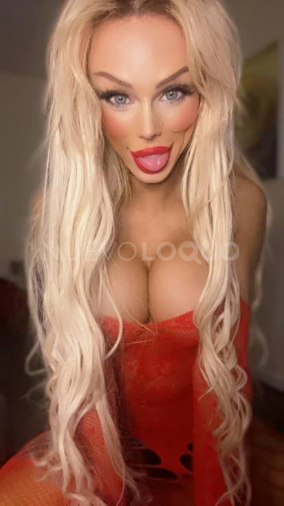    rubia vivo sola solo gente joven atiendo