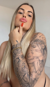 Hermosa rubia brasileña recém llegada a Barcelona.