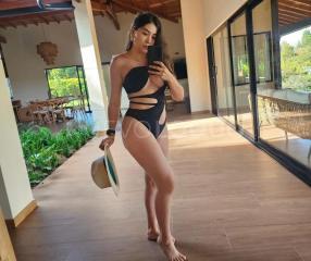        AMIGAS  COLOMBIANAS
