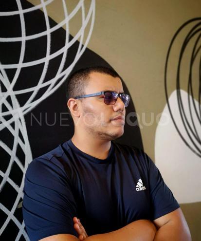  Estudiante recién llegado y muy caliente