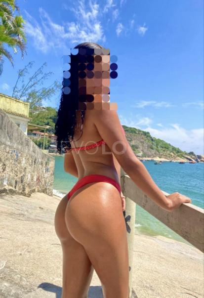  soy Alina hermosa morena joven y transparente como el mar