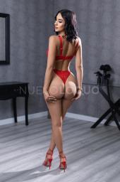 PERUANA GUAPA Y CARIÑOSA