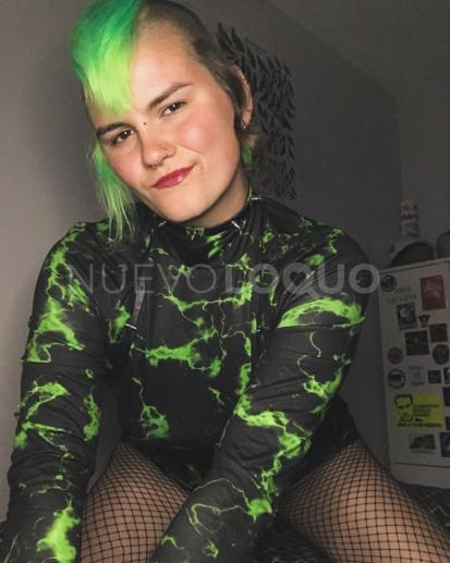  Joven auténtica y natural