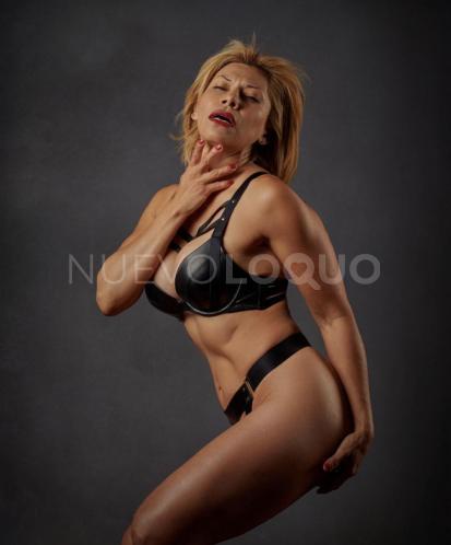  Lucia chica de lujo venezolana , implicada y atenta