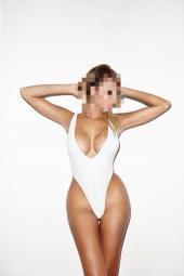 Larissa very Hot P**Y