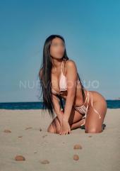 LATINA CHISPEANTE Y JUGUETONA