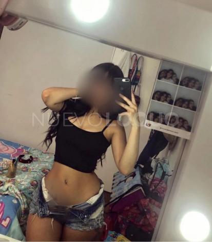  Complaciente latina sensual atractiva y juguetona