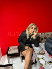 Mujer recien llegada con ganas de 