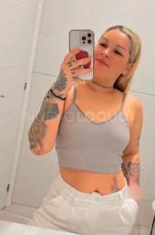 DE REGRESO, RUBIA BRASILEÑA, COQUETA