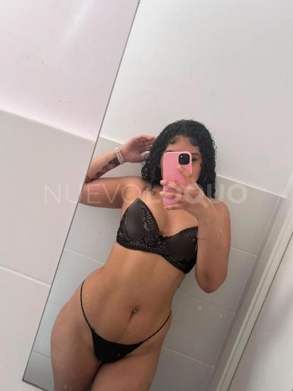  HERMOSA MORENA GOLOSA Y ARDIENTE