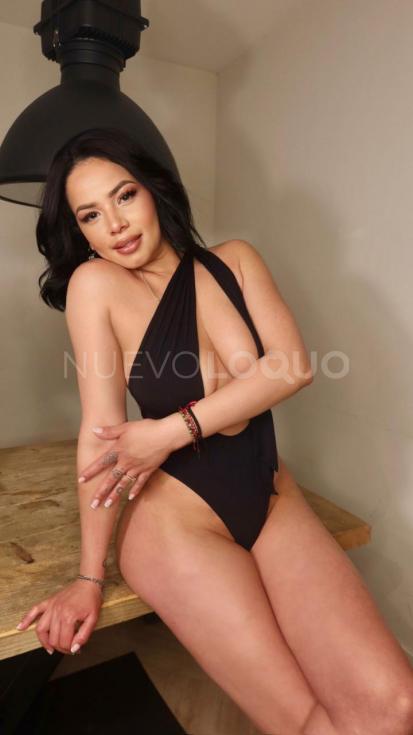  Hermosa latina dulce y traviesa