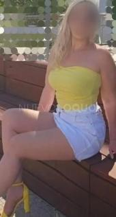 Latina atractiva sexi rubia