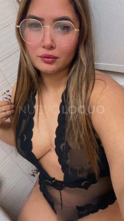  Nuria completa  juguetona caliente copa gratis