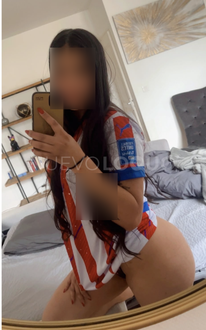  HERMOSA AMOROSA CARIÑOSA CON GANAS