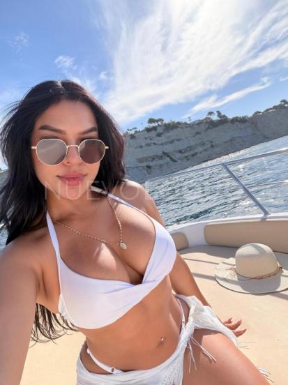  Mujer Latina perfecta para ti llamame